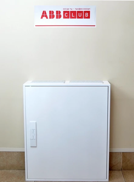 ABB ComfortLine Compact CA24V Щит навесной 96М IP44 c клеммами N