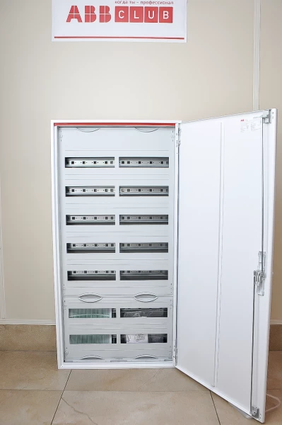 ABB ComfortLine Compact CA27V Щит навесной 168М IP44 c клеммами N